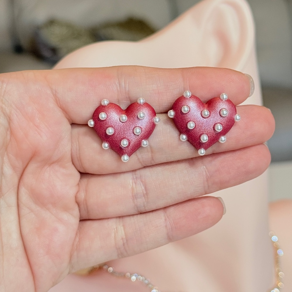 ⚜️ Elegant Red Heart Stud Earrings - Picture 9 of 11